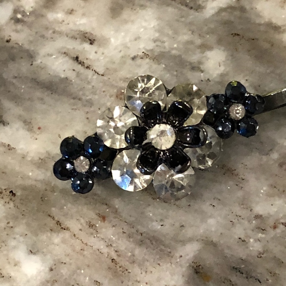 CRYSTAL EMBELLISHED GUNMETAL HAIR CLIP SET